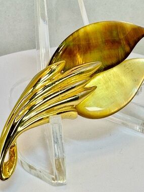 Vintage Leaf Brooch in Gold and Tortoiseshell Tones